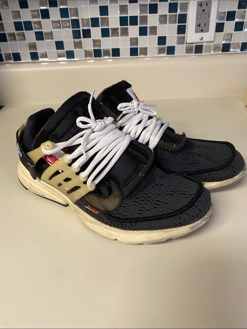 Nike off white collab aa3830-001 size 10